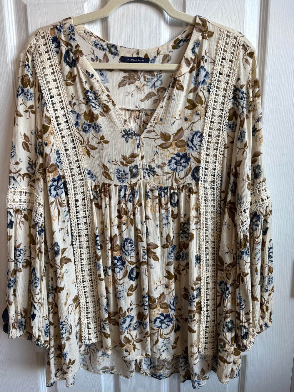 American Eagle Outfitters Cream Floral Lace-Trim Peasant Top, Size Small